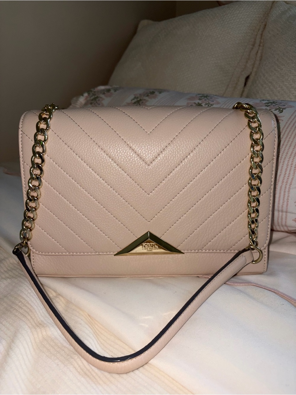 Karl Lagerfeld Paris Quilted Blush Crossbody Shoulder Bag Gold Chain EUC - Picture 1 of 10